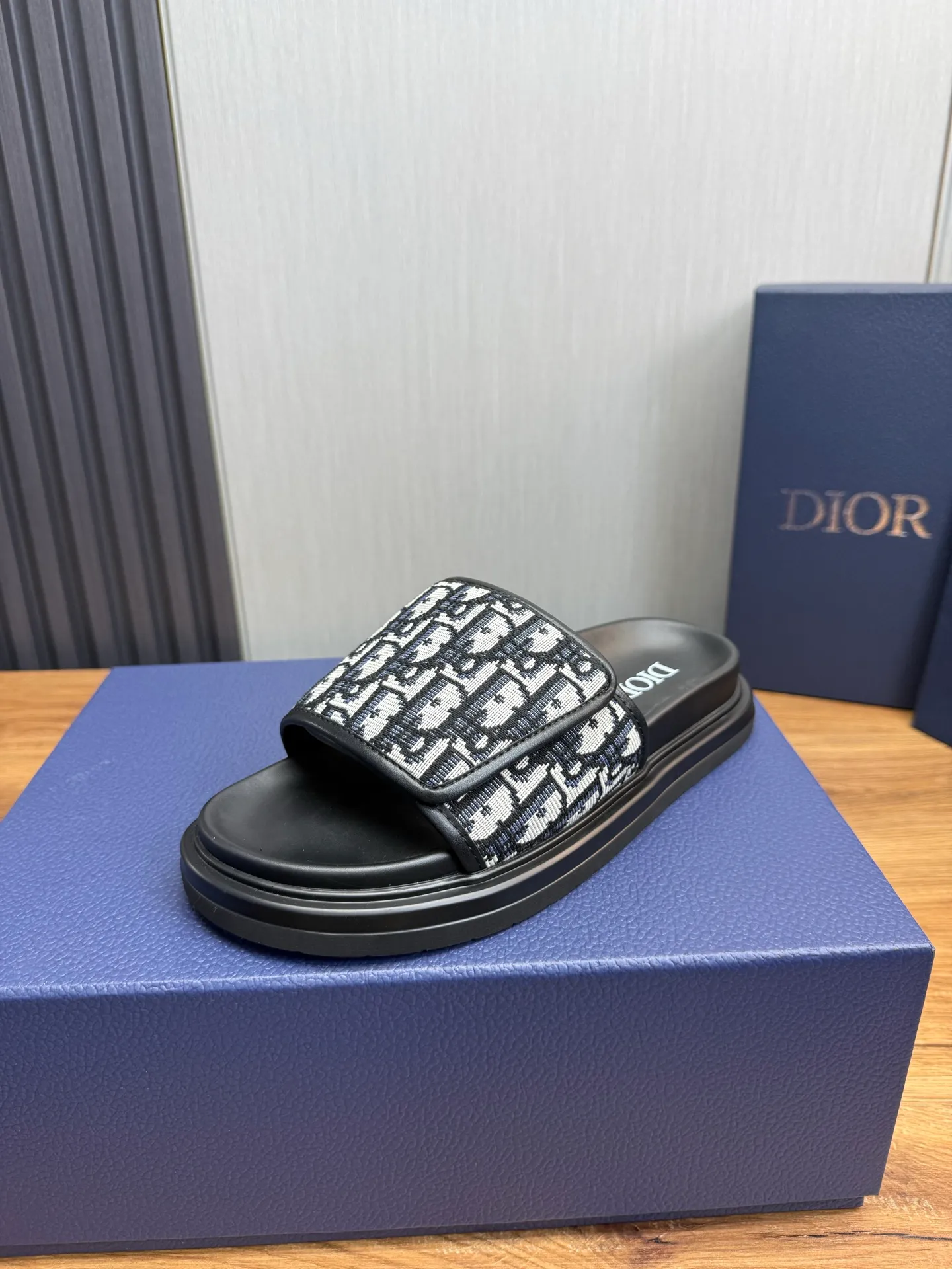 Men's shoes 💰280💰 Dior. Men's slippers 🩴Official website 1:1 production 38-45 yards 45 46 🉑️Customized original material shipped✅